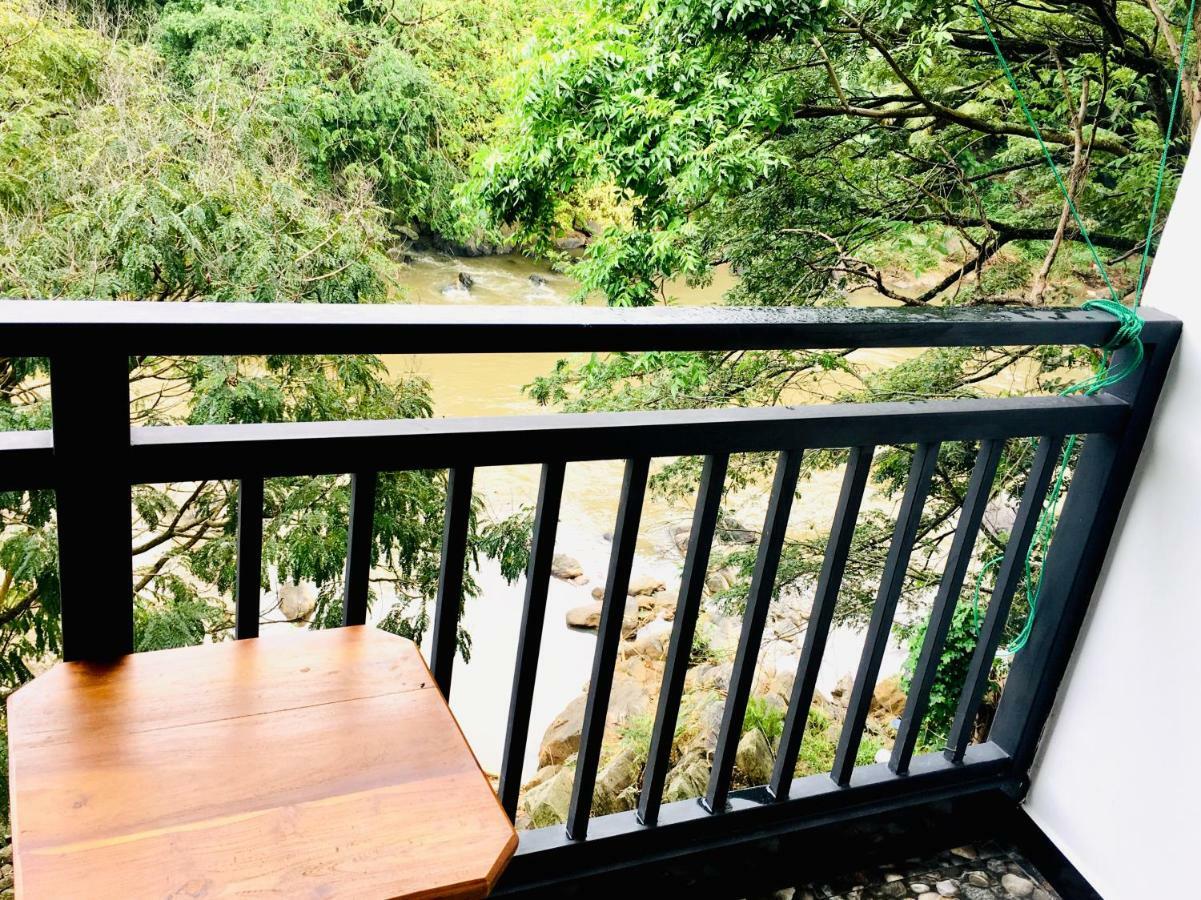 Jenushi Homestay Kandy Exterior foto